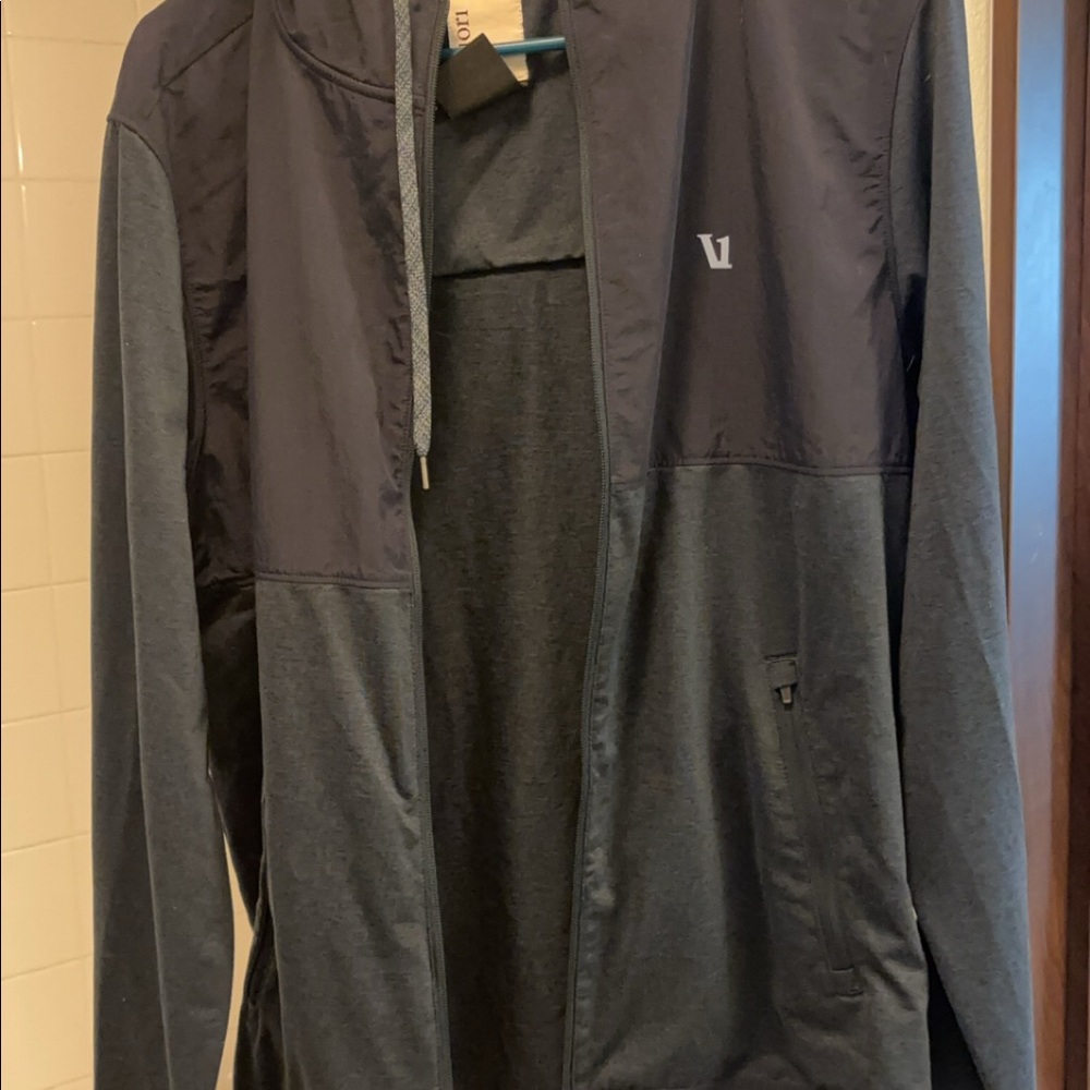 Vuori men's zip up size medium